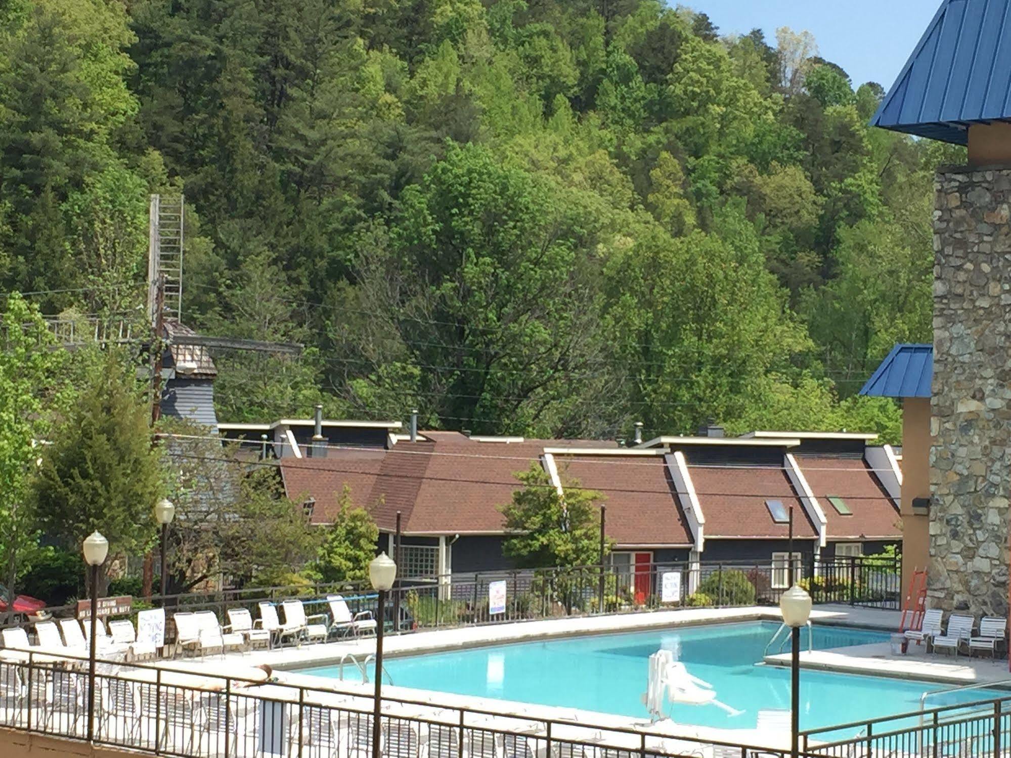 Clarion Pointe Downtown Gatlinburg Hotel Luaran gambar